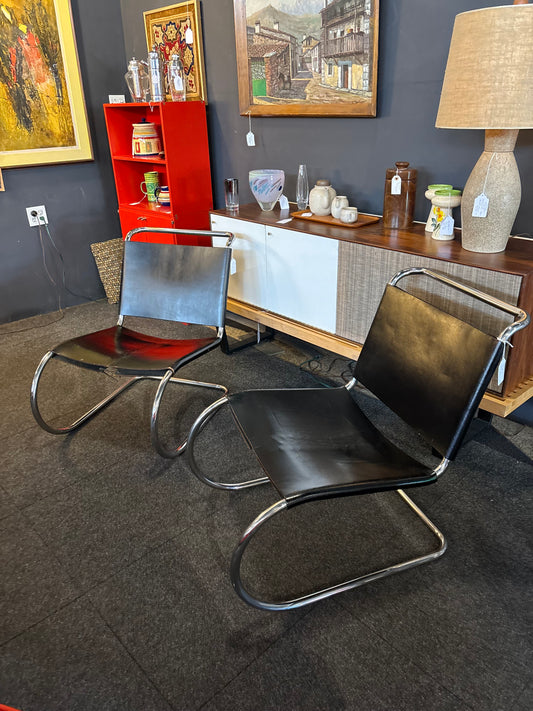 MR30 Lounge Chairs